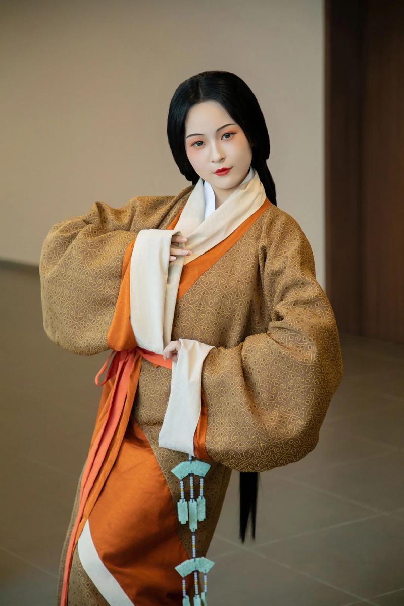汉服迷：古风之美的追寻者